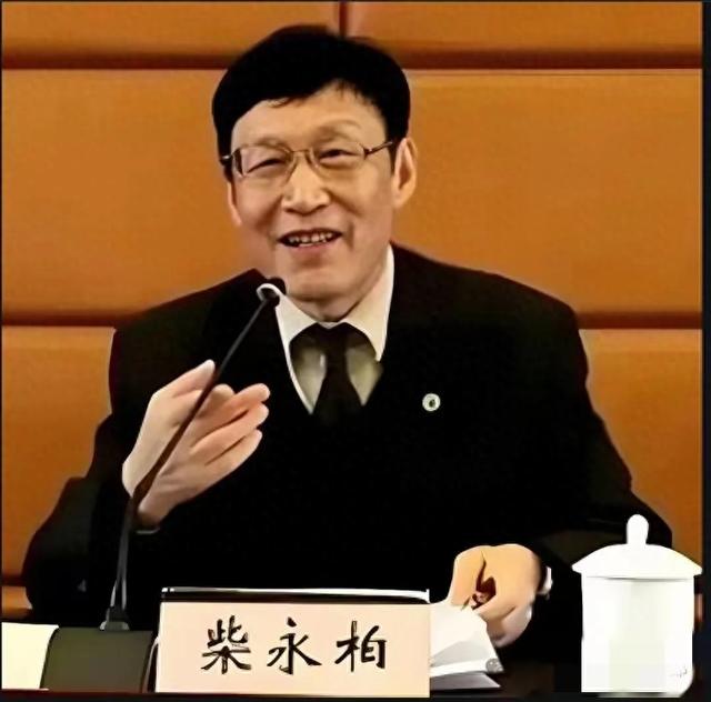 四川“色魔”院长，将大学变“后宫”，白天教授晚上“叫兽”