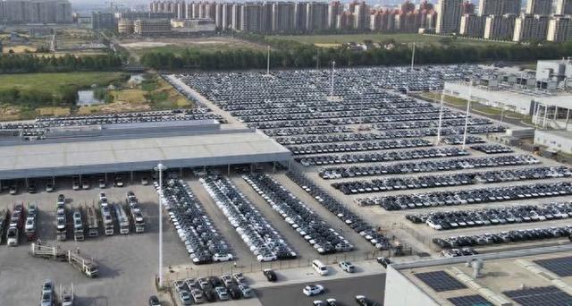 曝理想汽车将关闭门店，工厂“被放假”