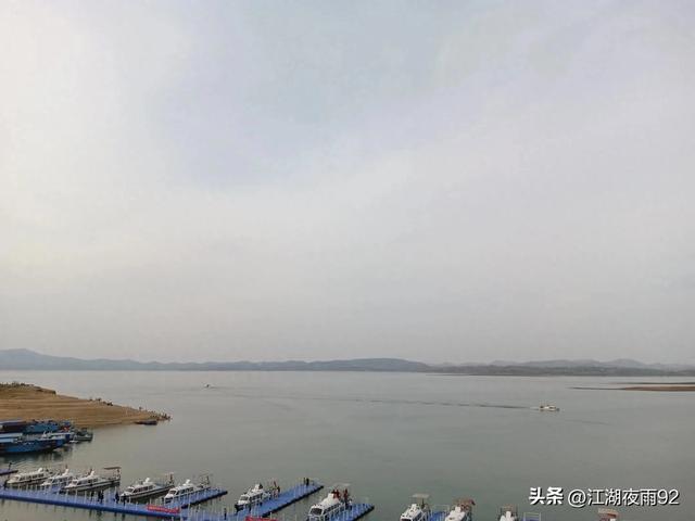 探访邓州修建在山顶的古严寨，发现内外两道城墙，大碾盘，楚兵营