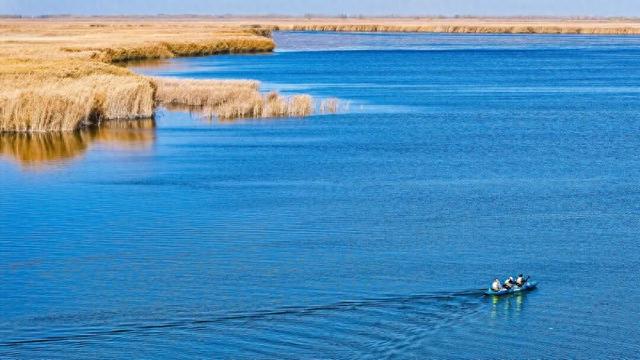 博斯腾湖上的孤独