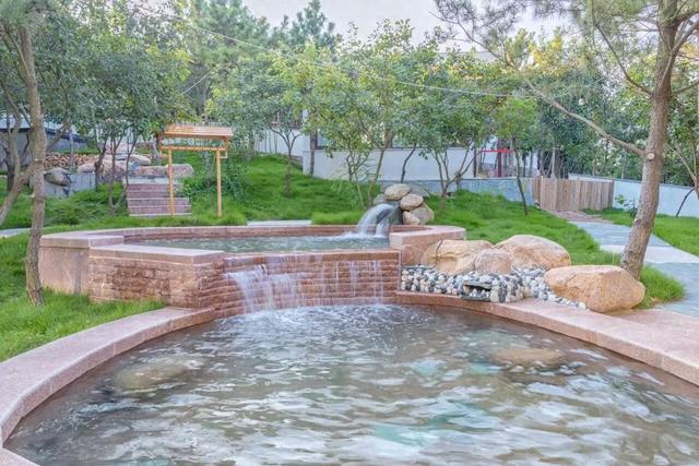 果然财经丨探秘93℃“海洋热泪”！世界级海水温泉的流量密码