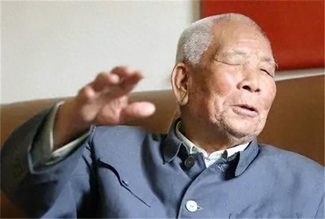 从大队书记到中央委员，他曾任重庆市委书记，后降县委书记
