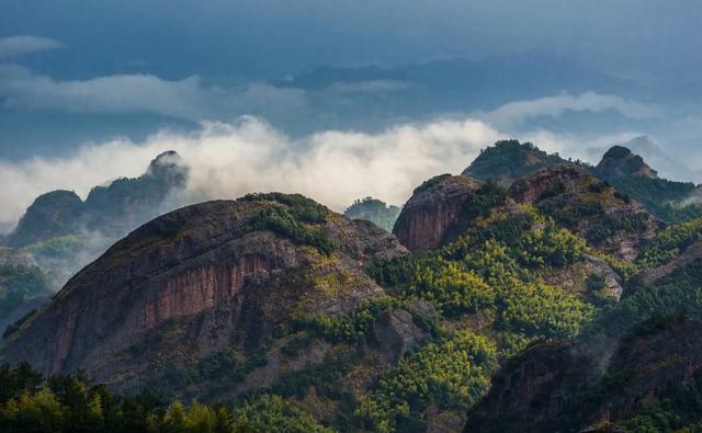 江西有个低调的景区，有“东南第一峰”之美誉，还是国家森林公园