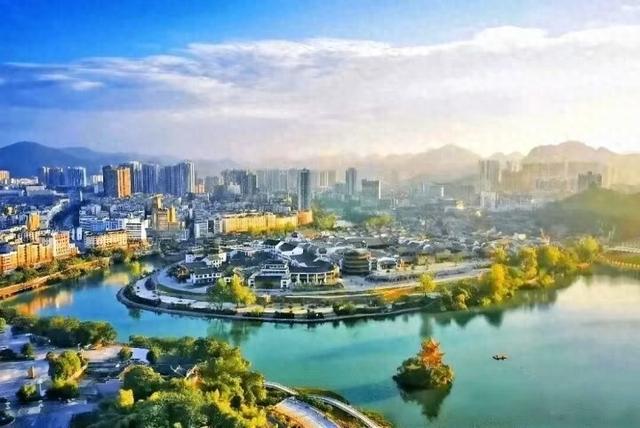 生态为笔 融合为墨 “两山”转化绘就铜仁文旅新图景