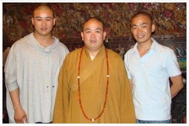 少林寺方丈释永信被查！转移股份至情人名下，4.5亿合同被爆出