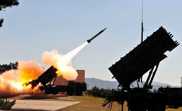 盟友彻底翻脸，沙特不宣而战，多国连夜表态站队，中东乱成一锅粥