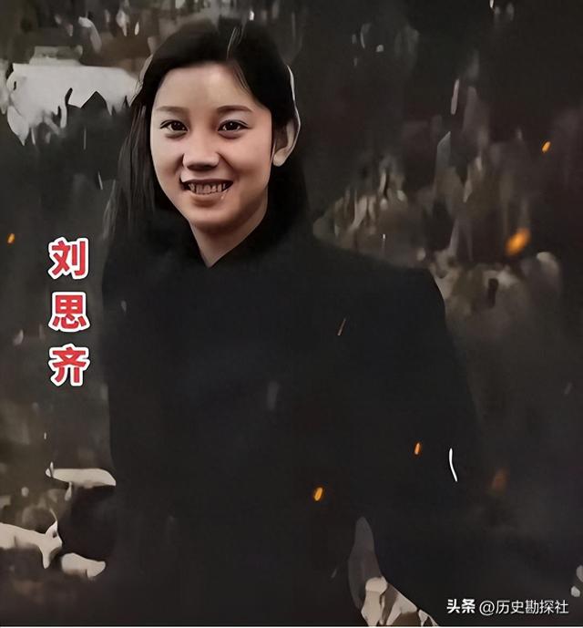 这是刘思齐的真实样貌，长相甜美，笑容清纯，这可不是演员扮演的