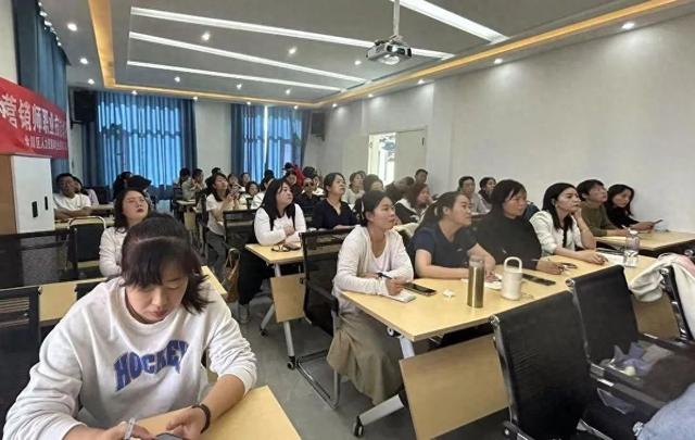 金川区：多元服务助“陪读妈妈”点亮新生活