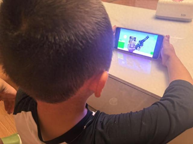 公主打奥特曼的屁股（这种毒动画）