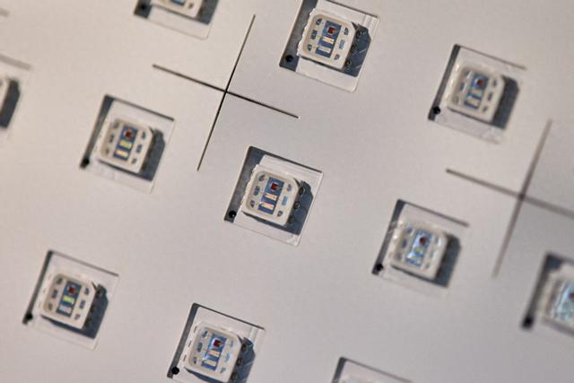 日韩巨头争先入局！中国企业带火的RGB-Mini LED，到底牛在哪？