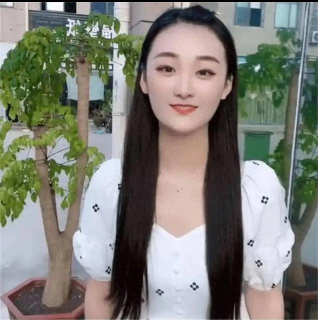 陈亚楠分手四年处境坎坷，店倒闭还欠债，弟弟房车梦彻底落空