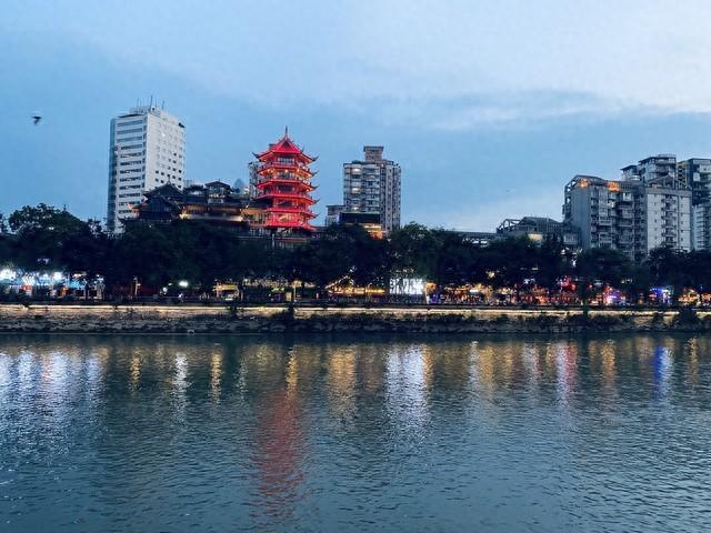 云南人去了趟成都和柳州，直言不讳：成都人和柳州人气质截然不同