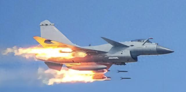 空军游戏破解版（中东国家都知道歼10C好）