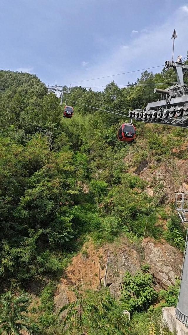 河南老君山突发停电致游客被困缆车，供电公司：景区山顶线路故障，已恢复正常