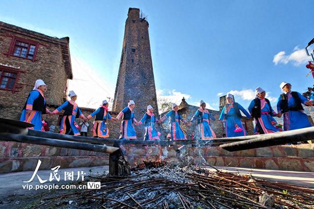 四川茂县：走进黑虎羌寨 感受原汁原味的羌族风情