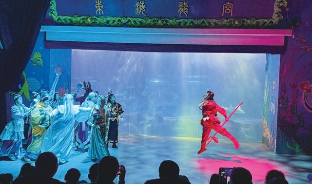 冰瀑亮灯《哪吒闹东海》 雪狐出没，中泰海洋世界焕新升级