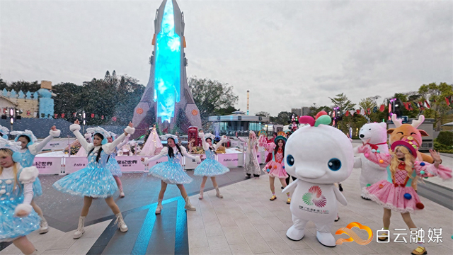 “大湾鸡”空降南湖乐园引燃冬日欢乐，游客直呼：治愈一切emo！