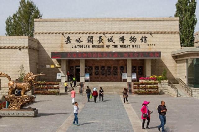 关于嘉峪关的诗句（嘉峪关11篇美景诗联作品）