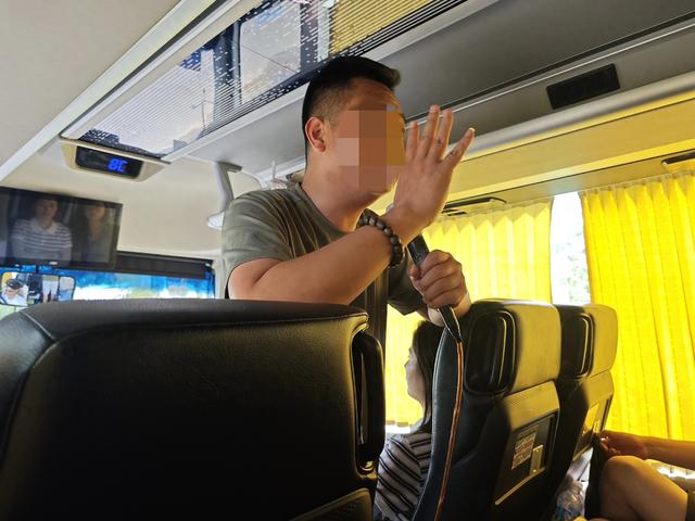 导游小义一个多重性格的孩子，尽管让我们站立数小时，我并不烦他