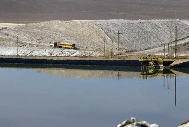 出大事了！中国又一伙伴倒向美国？撕毁合同	，矛头直指中方！