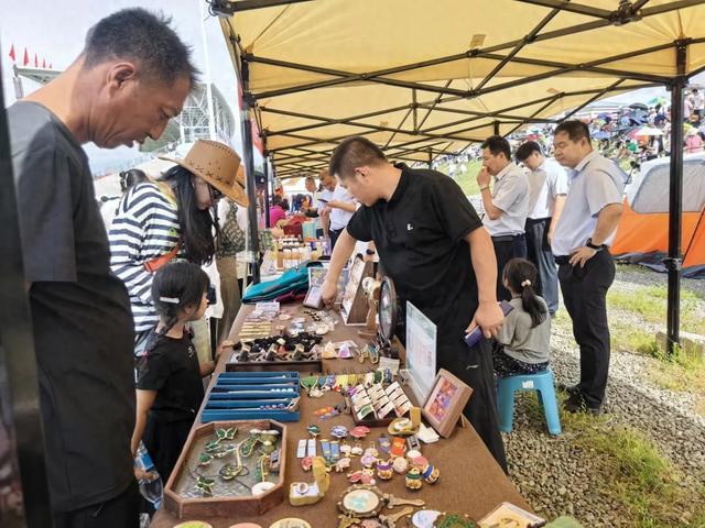 兴安盟那达慕上，这些宝贝让游客爱不释手