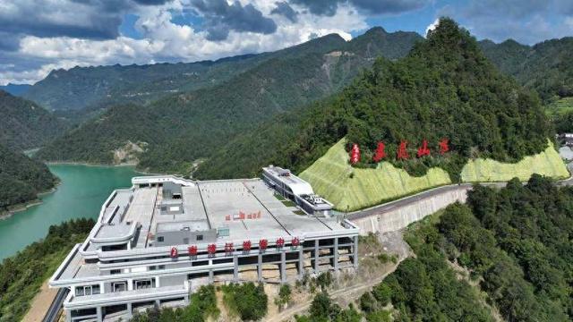 鹤峰县溇水河山水世界码头项目通过交工验收 水上旅游添新引擎