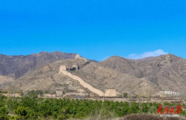 这条自驾线藏不住了！大同长城秋日“颜值爆表”~