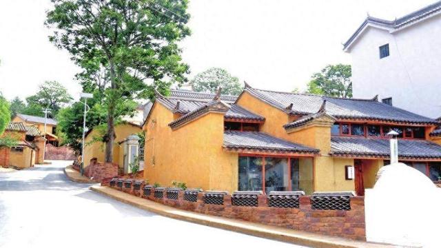 避寒康养需求增加 银发族“候鸟”开启秋冬旅居