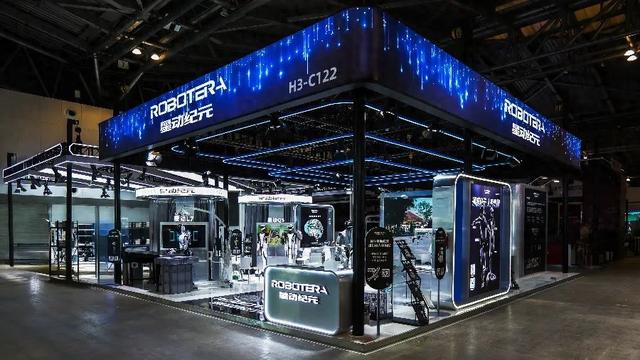 星动纪元携旗下核心具身智能产品矩阵亮相WAIC 2025