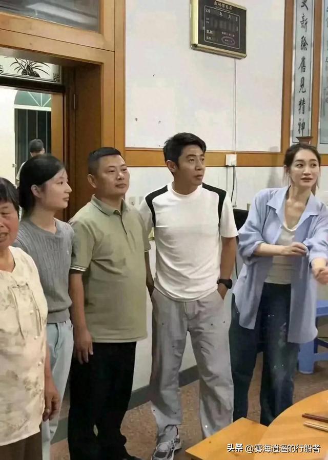 李小冉快50岁了还这么丰满，瘦却很有料，让人好奇她是怎么做到的
