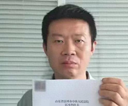 结婚22年俩儿子非亲生：法院判决无父子关系，丈夫举报妻子和情夫