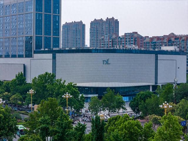 胖东来现象——国庆期间300万游客背后的“密码”