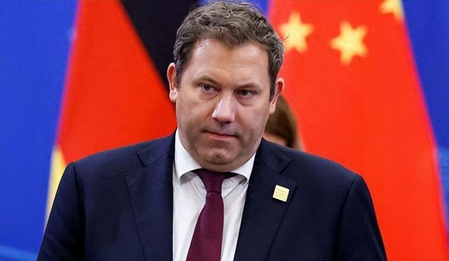 日本话音刚落，又一国介入台海，专机已经离华，要逼中国做3件事