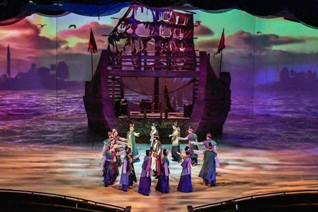 千场演出！青岛首个常态化演艺项目《寻梦沧海》演绎“向海图强”史诗