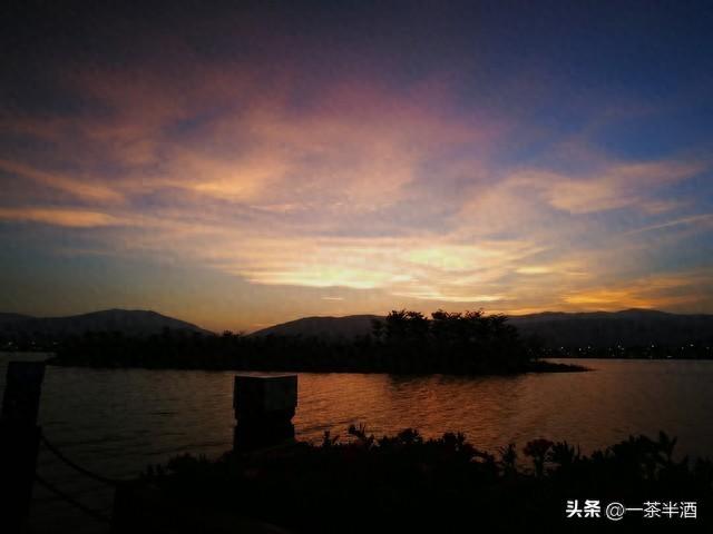 自驾营地：云南红河州免费床车房车露营地停车场主要景点特色美食