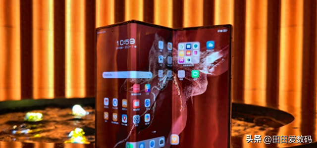 HUAWEI Mate XTs 全新三折机皇抢先发布！ 正面对决 iPhone 17 Pro Max