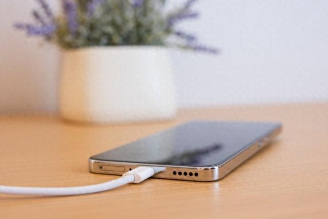 怎么开启优化充电（充电充到100再拔正确充电方式）