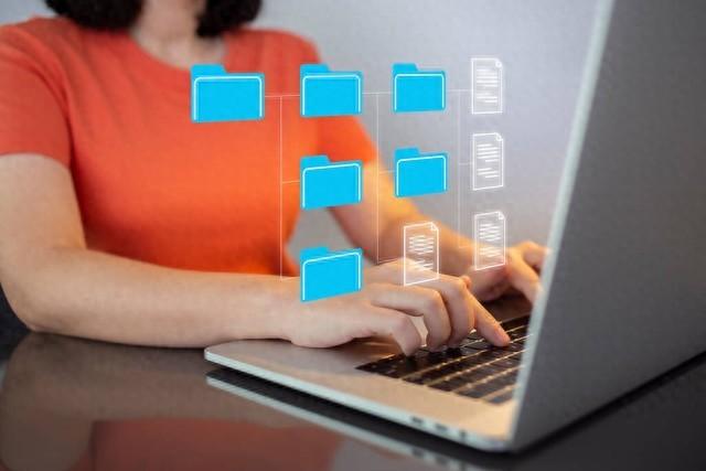 怎样把c盘里的东西移到d盘（如何将c盘中的文件移入d盘三种简单方法）