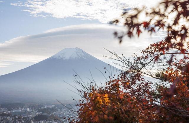 政策收紧，日本富士山登山受困人数锐减