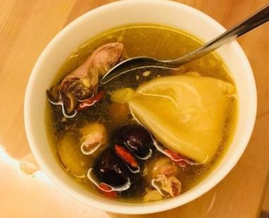 薏米茨实煲花胶瘦肉 2025年芡实薏米花胶汤