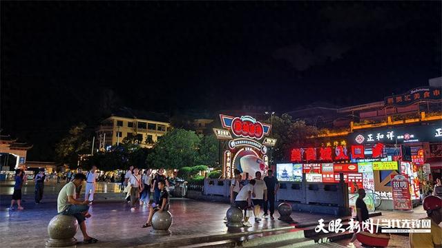 夜游黔灵山解锁“爽”夏！外地游客直呼凉快，本地人教你串玩全城！