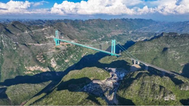 “世界之最”贵州花江峡谷大桥开通，外国网友“难以置信”：三年竣工？令人惊叹！