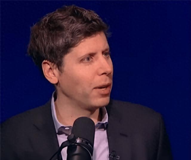 西红柿奥特曼（奥特曼后悔押注AI吗坦言每天工作20小时）