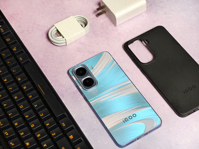 iQOO Neo11测评，一杯即满配，没有大杯我就是大杯