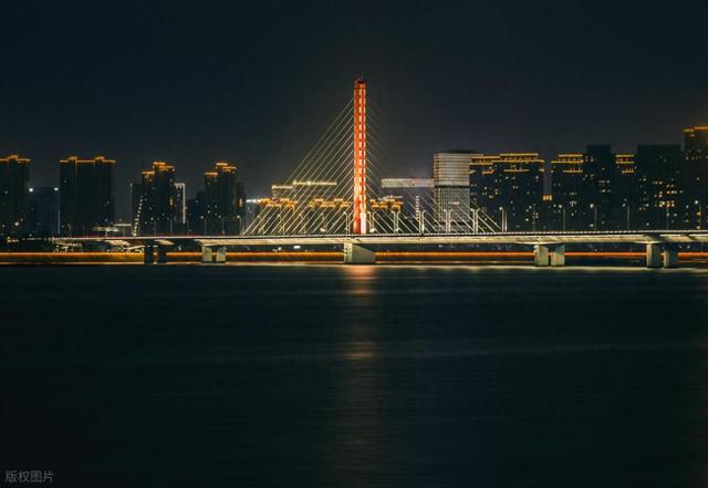 退休离深入杭，一年见真章