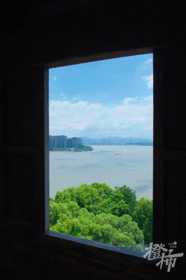 杭州六和塔“绿色能量窗”火了，景区提醒：打卡拍照需注意安全