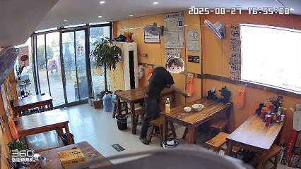 江苏一店主怒发视频曝光，男子吃饭5分钟抽40多张纸巾！店主：折腾了一个小时，我心里默念，赶紧走吧……