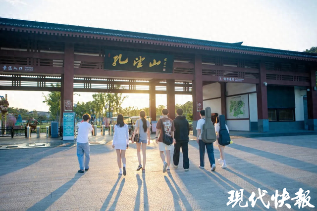 告别“人从众”！连云港孔望山夜爬8月9日正式开放