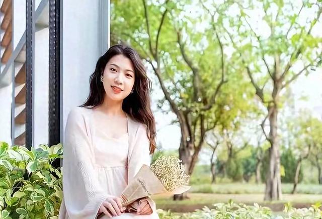 “只约不爱”背后的心理密码：更多女孩把恋爱变成一场行为艺术