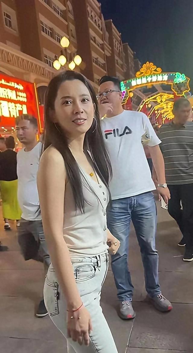 本以为森林北有多好看，五五身，个头小，好在有点肉 不然真没法瞧
